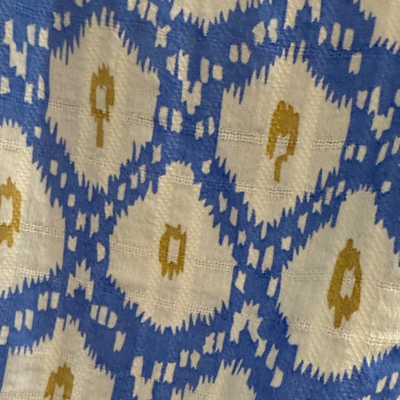 NWT Erika Blue and White Patterned Women's Top with Ruffle Trim - Picture 3 of 6